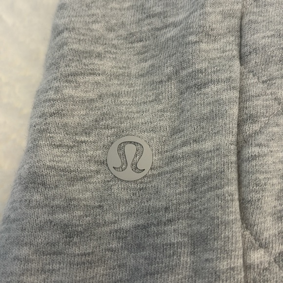 Lululemon long sleeve half zip sweat top quilted pattern size 2 great condition - Picture 8 of 9